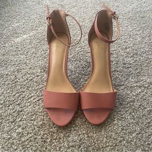 Size 8 Apt. 9 Defined Comfort Mauve Heels